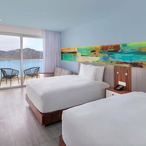 Deluxe Queen Room Two Queen Beds Balcony Ocean View