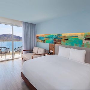 Deluxe King Room Balcony Ocean View